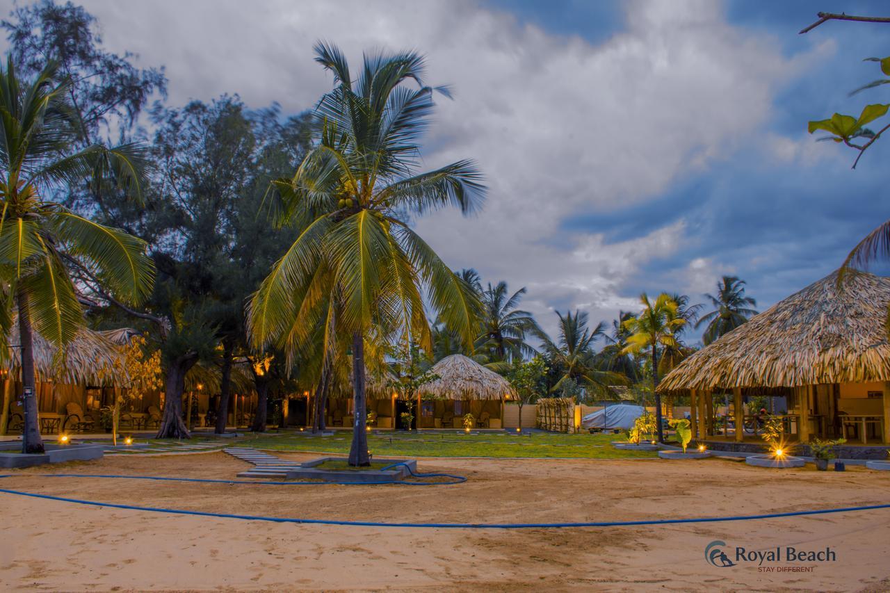 Royal Beach Baie d'Arugam Extérieur photo